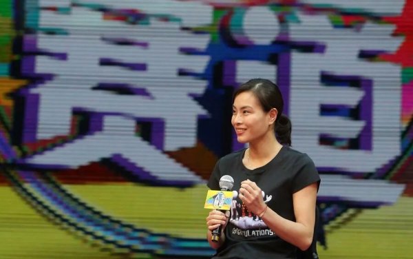 盈丰财富 40岁吴敏霞，官宣新身份