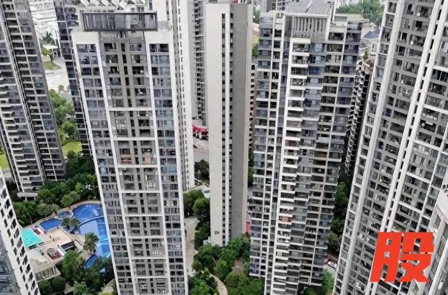 高层住宅迎来“塌房”时刻 流动性危机显现